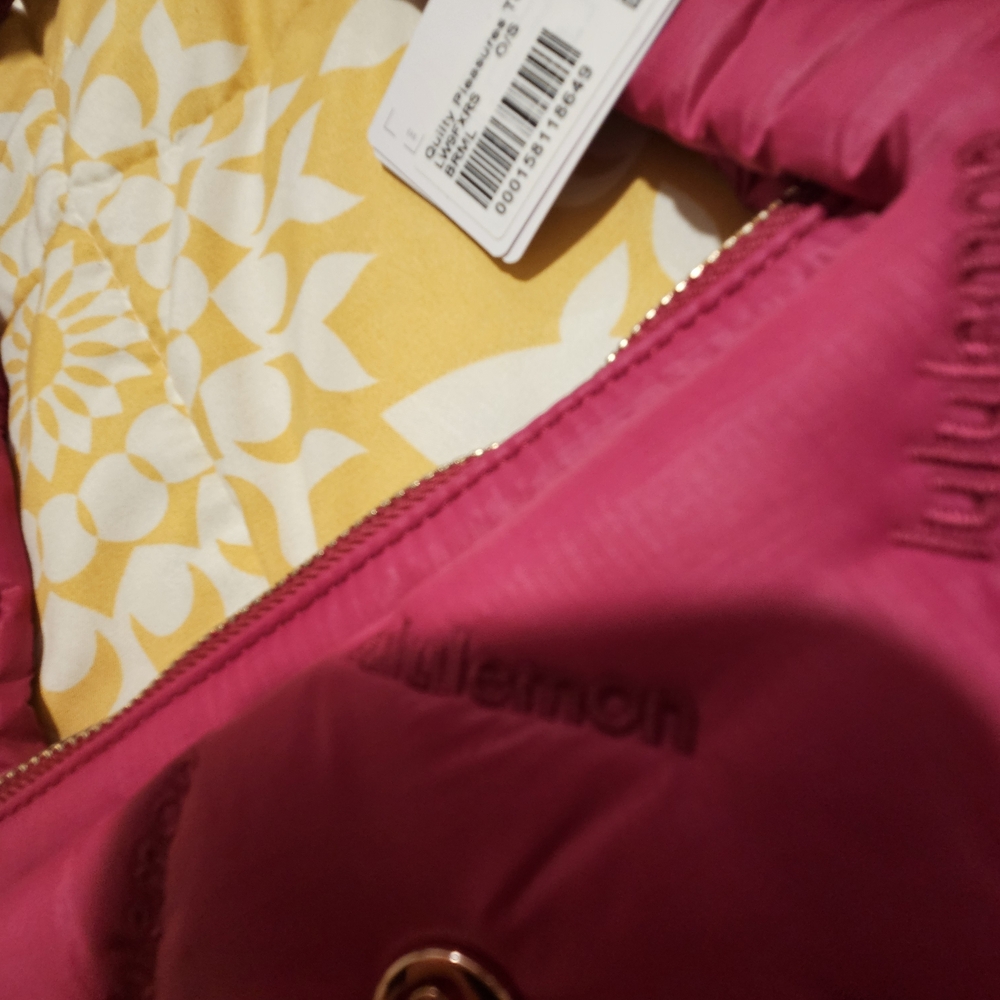 NWT- lululemon athletica Pink Quilted Tote Bag - Picture 7 of 8